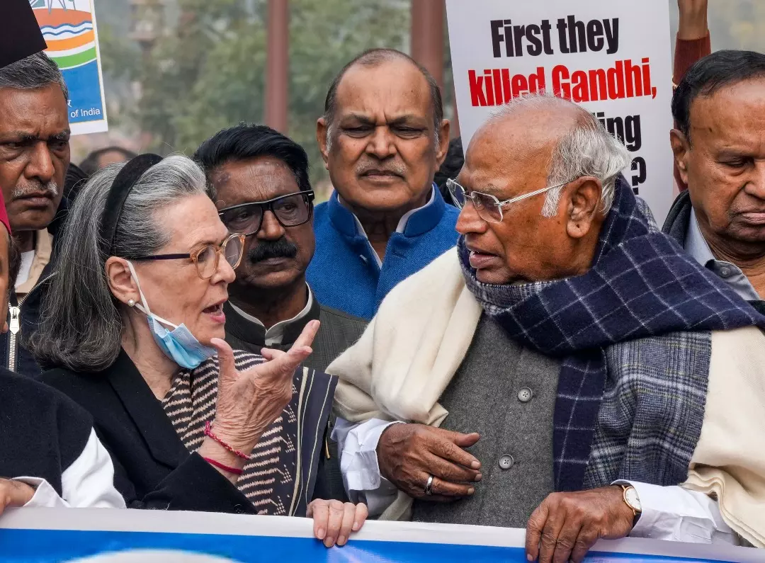 Senior Congress leader Sonia Gandhi with Kharge Senior Congress leader Sonia Gandhi with Kharge