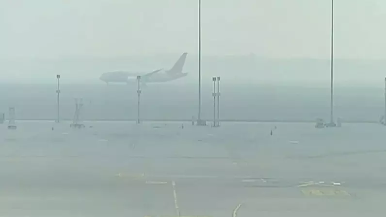 Delhi Airport shrouded in heavy fog