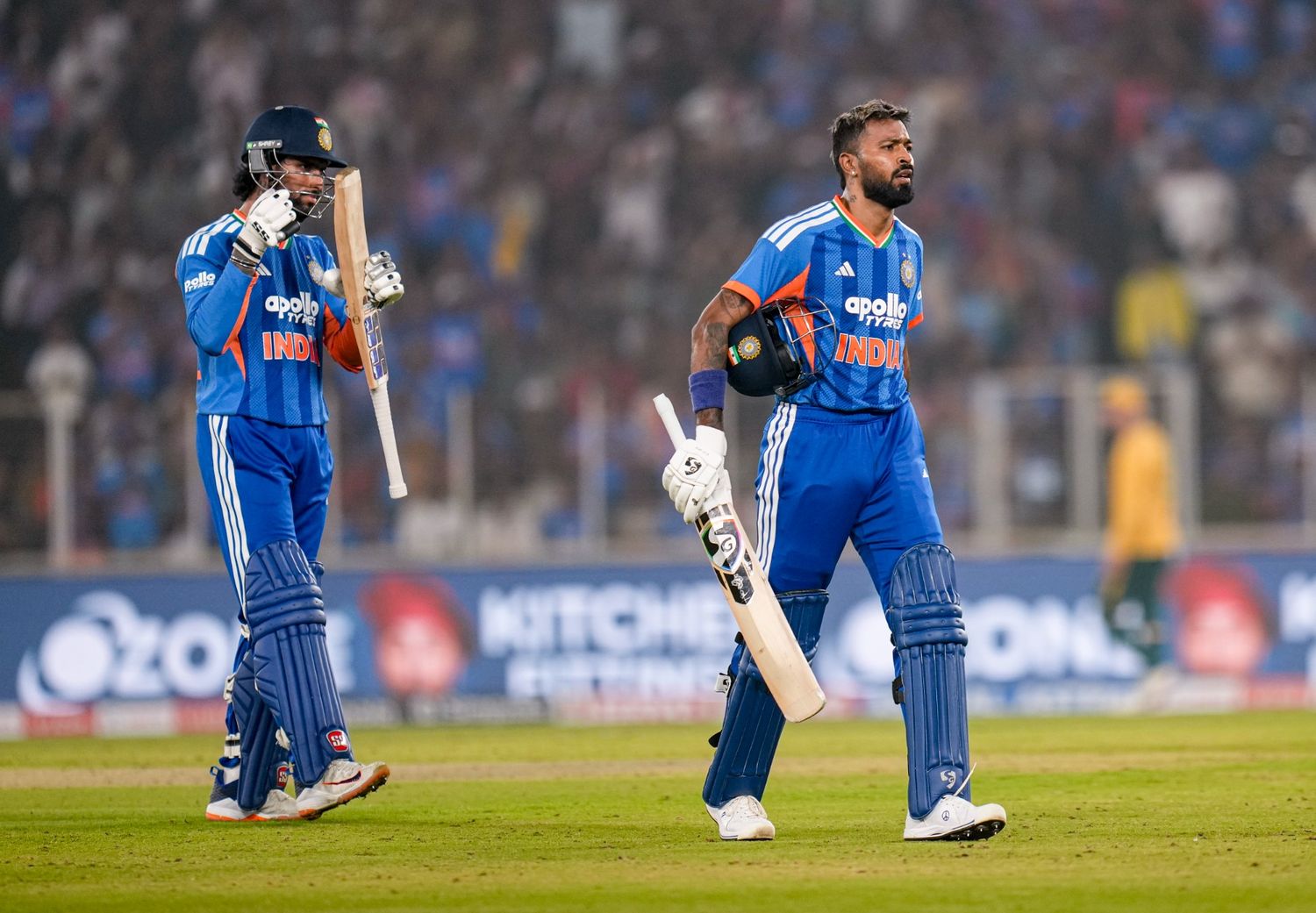 Pandya sizzles; India thump South Africa to win T20 series