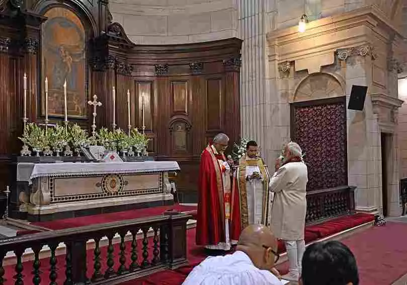 PM Modi attends Christmas service at Delhi cathedral; calls for peace and compassion PM Modi attends Christmas service at Delhi cathedral; calls for peace and compassion