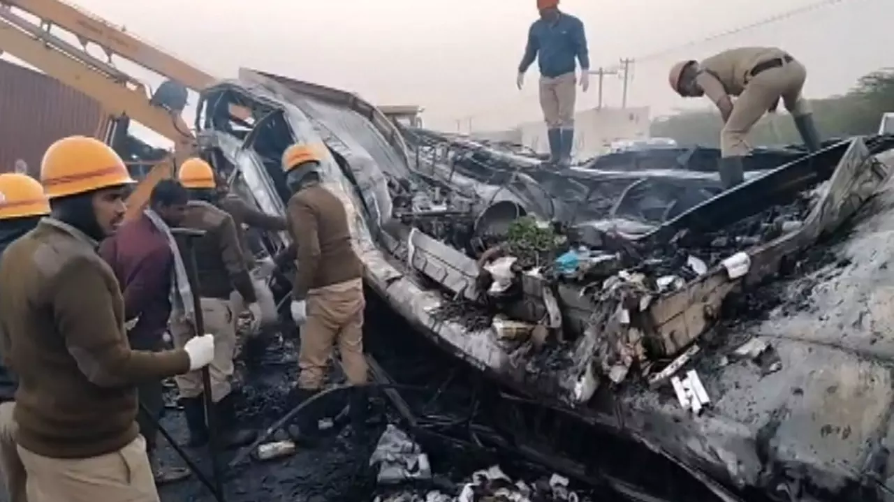 Bus fire, Chitradurga, Karnataka