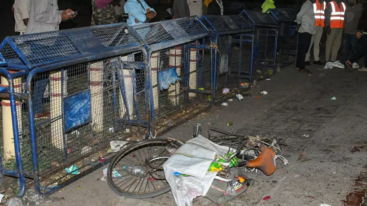 Helium gas cylinder blast in Karnataka