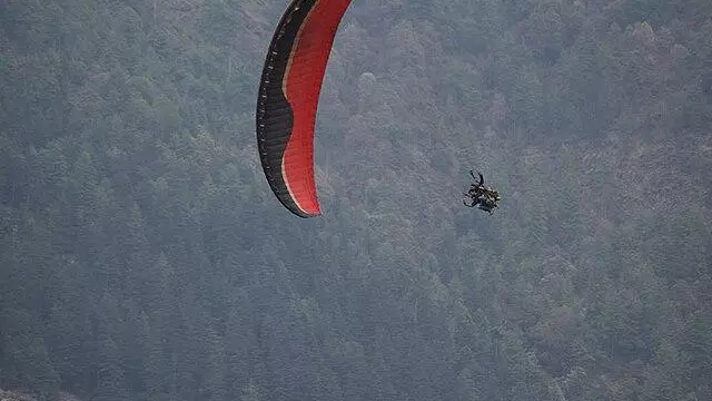 Himachal: Pilot killed in paragliding accident at Bir Billing