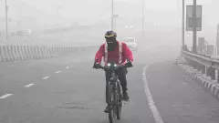 Dense fog hits Delhi as AQI nears severe level; 150 flights delayed