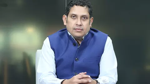 Praveen Chakravarty Praveen Chakravarty