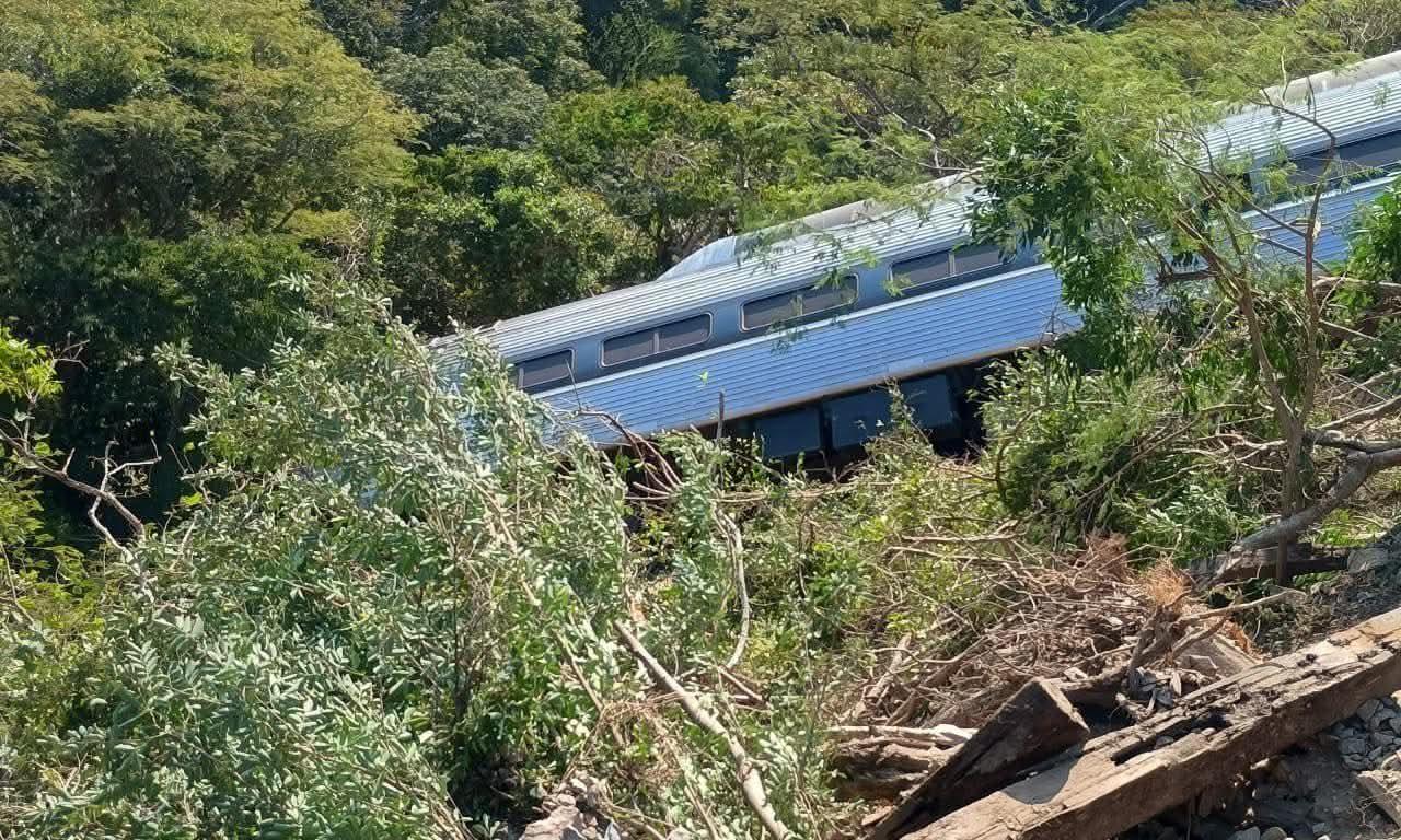 13 dead, 98 injured as Interoceanic Train derails in Mexico