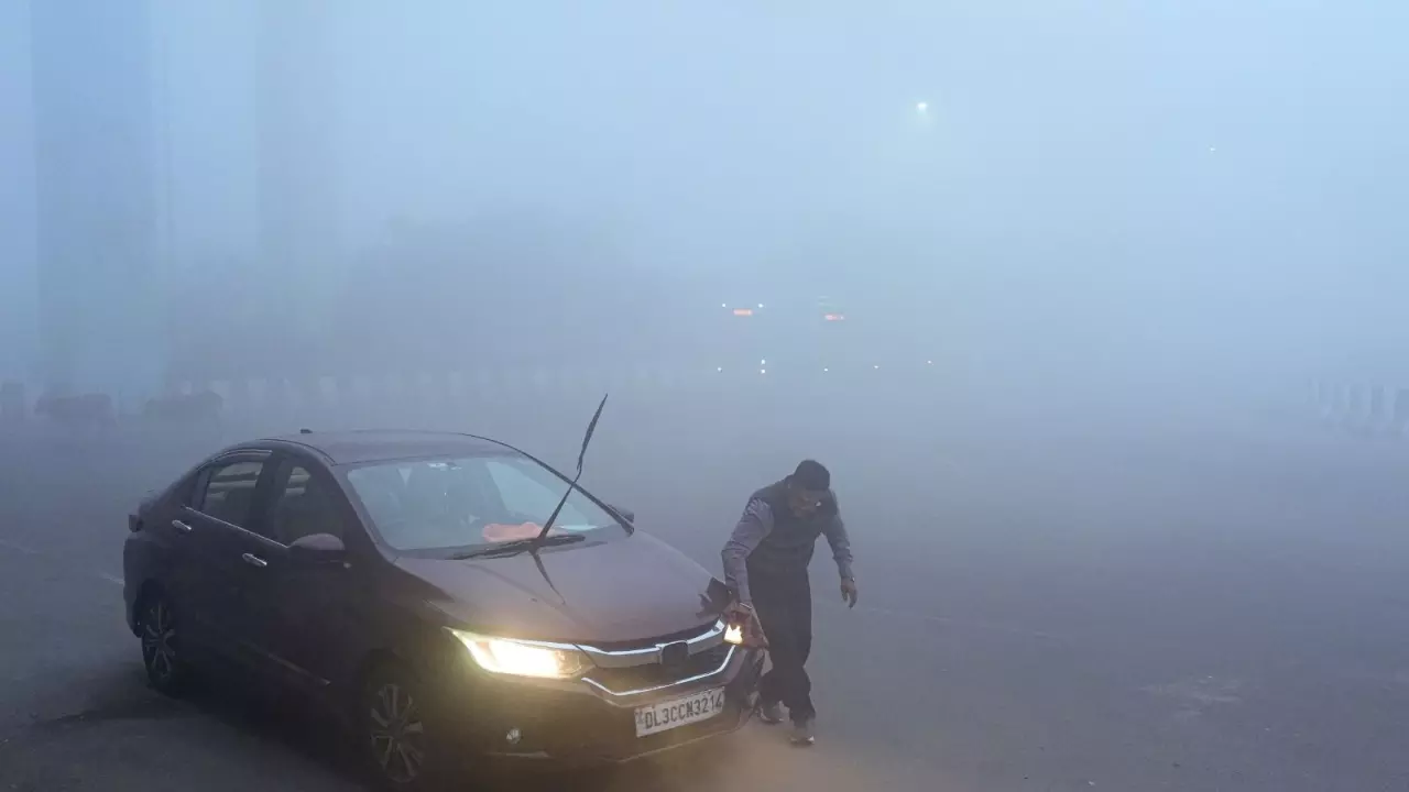 A ‘yellow’ alert was issued for Delhi till 9 am due to the fog and low visibility, by the India Meteorological Department