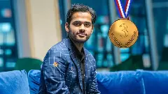 Indian Grandmaster Arjun Erigaisi claimed the bronze medal at the World Blitz Championship