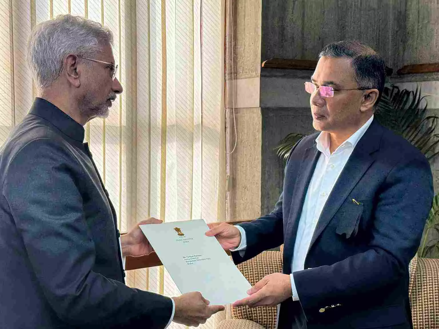 EAM Jaishankar meets BNPs Tarique Rahman, hands over PM Modis letter EAM Jaishankar meets BNPs Tarique Rahman, hands over PM Modis letter
