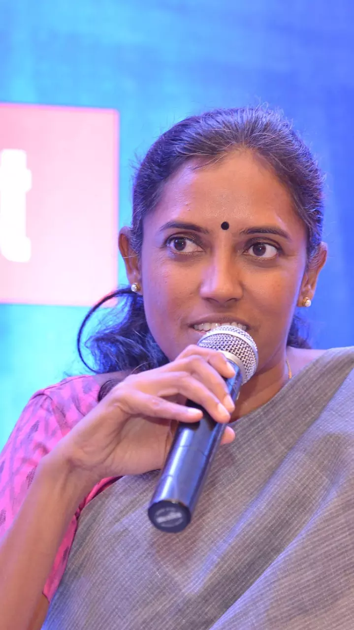 Thiruvalluvar row,Jothimani, Congress, MP, attire,, trolls Thiruvalluvar row,Jothimani, Congress, MP, attire,, trolls