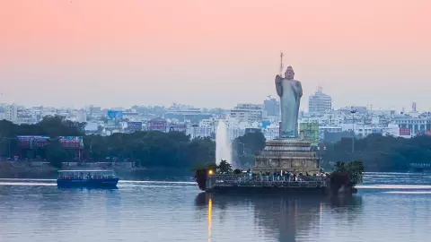 Hyderabads famous Hussain Sagar Lake Hyderabads famous Hussain Sagar Lake