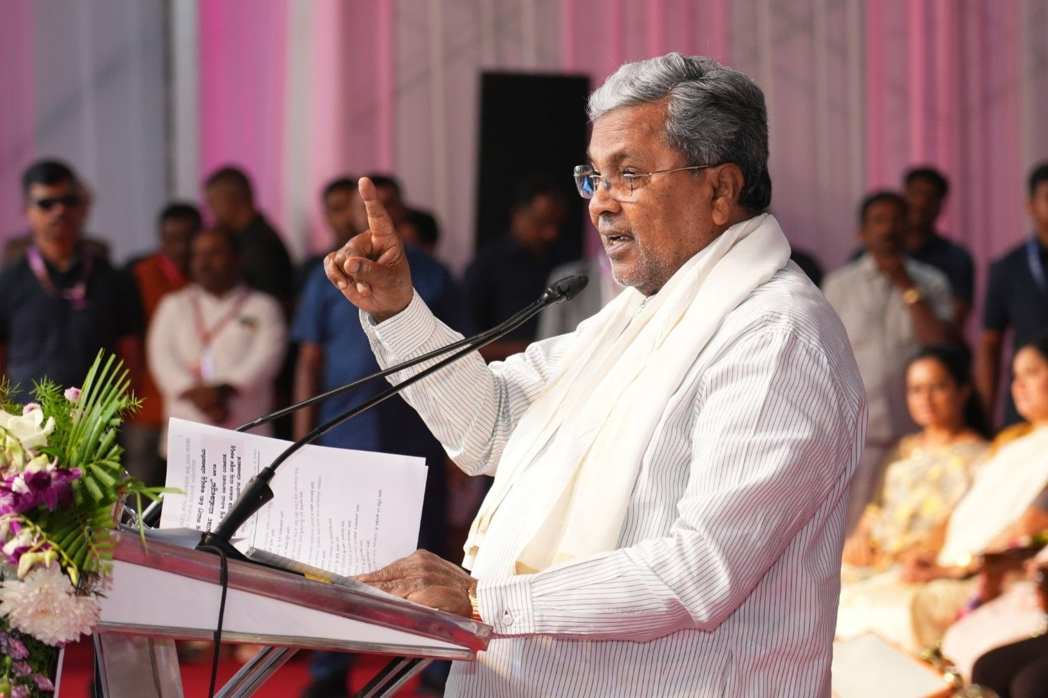 Siddaramaiah set for record Karnataka CM tenure, uses Tendulkar-Kohli analogy
