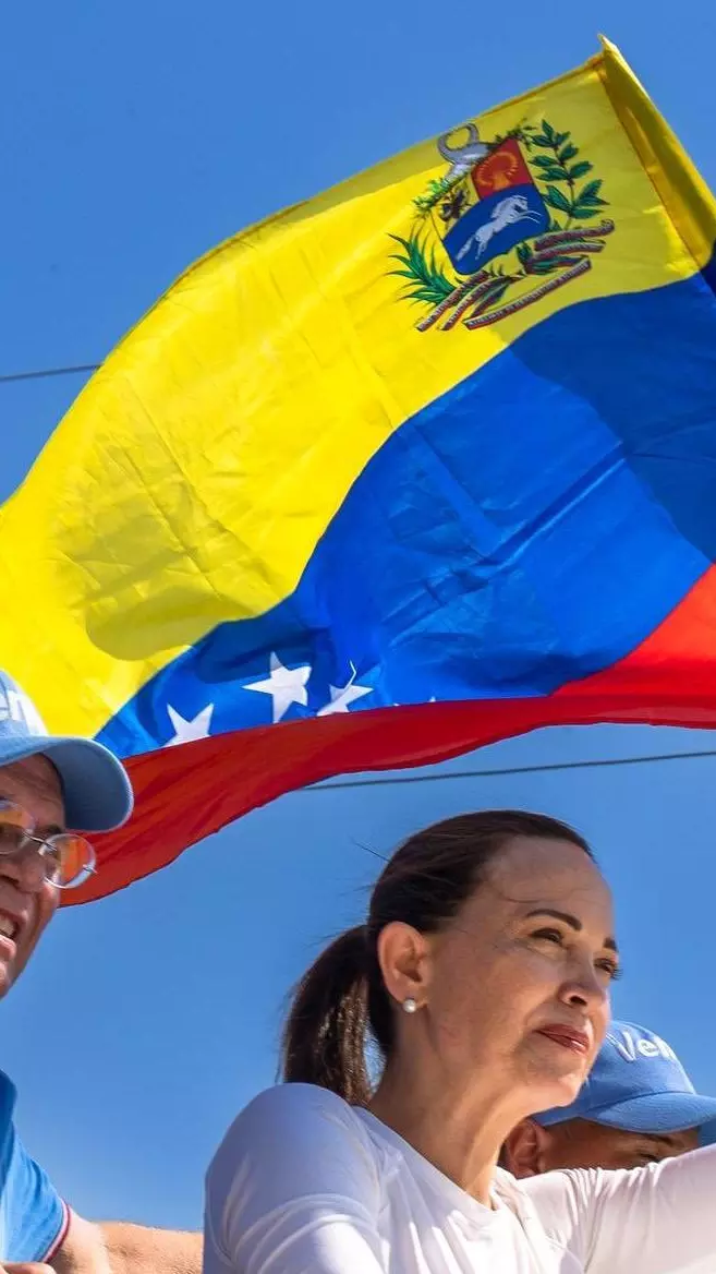 Maria Corina Machado (Right) Maria Corina Machado (Right)