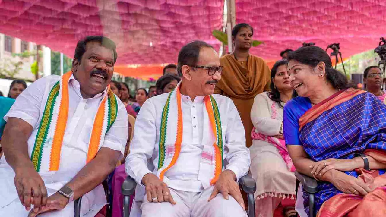 Selvaperunthagai, Girish Chodankar, Kanimozhi Karunanidhi