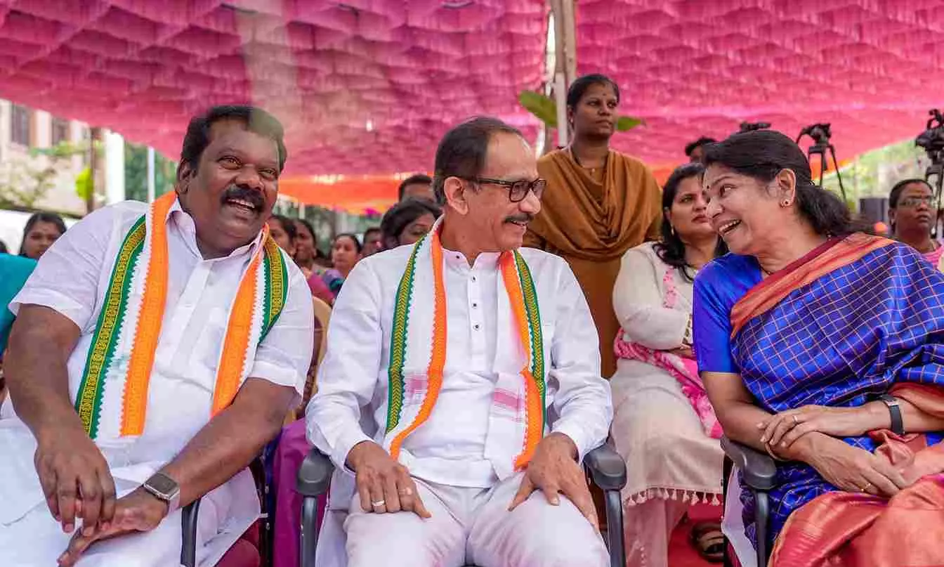 Selvaperunthagai, Girish Chodankar, Kanimozhi Karunanidhi Selvaperunthagai, Girish Chodankar, Kanimozhi Karunanidhi