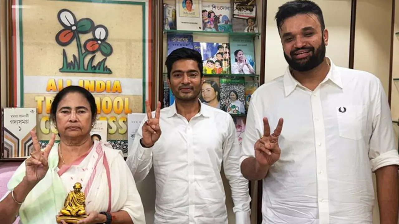I-PAC chief Pratik Jain with Mamata Banerjee and Abhishek Banerjee
