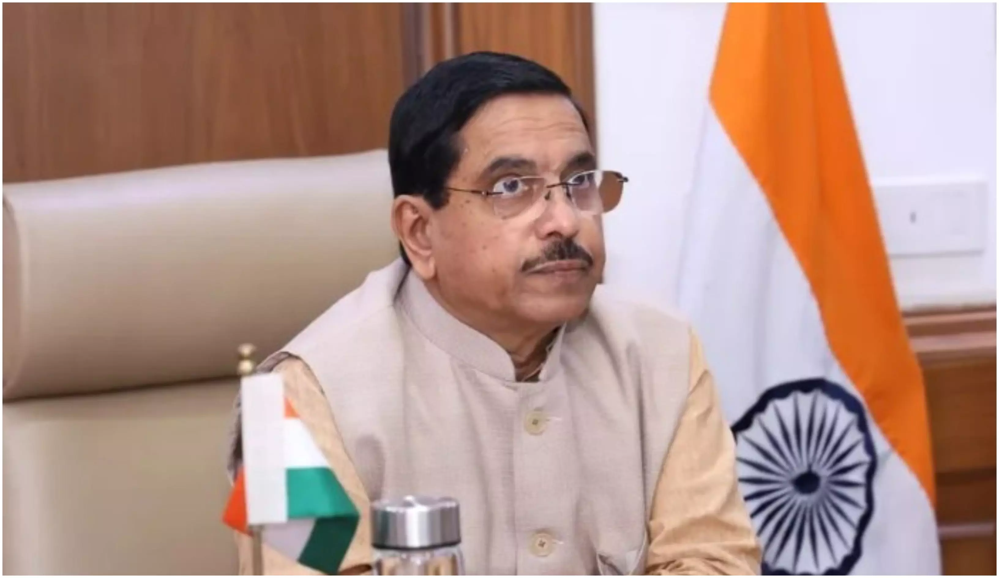 Karnataka govt bribed Gandhi family through National Herald: Pralhad Joshi Karnataka govt bribed Gandhi family through National Herald: Pralhad Joshi