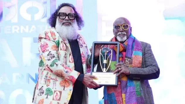 Bose Krishnamachari (right)