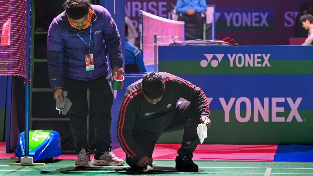 India Open, bird droppings