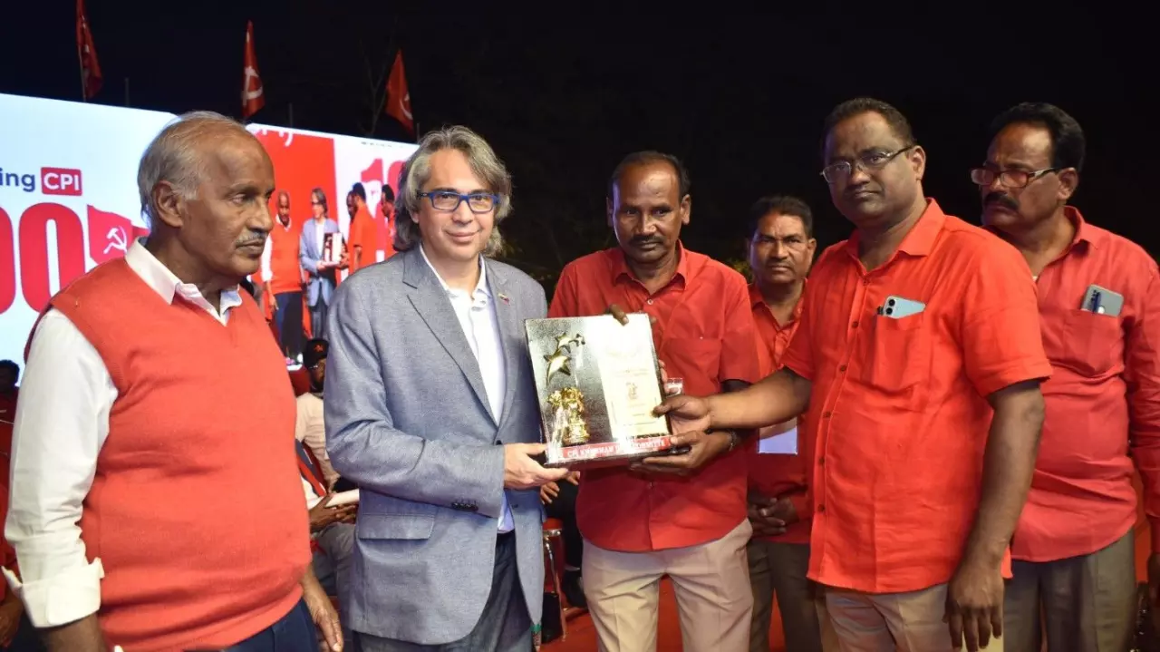 Venezuelas PSUV leader Capaya Rodriguez felicitated