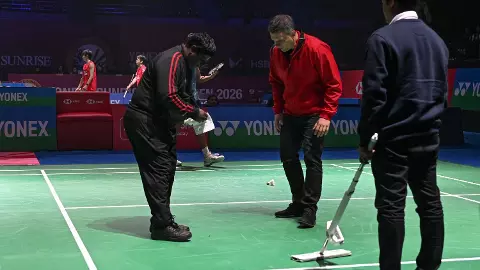 India Open, bird droppings