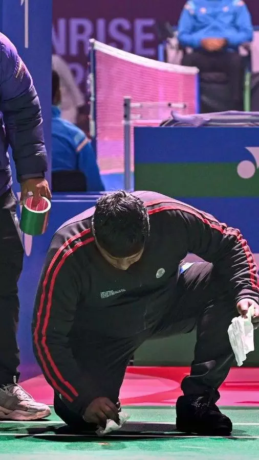 India Open, bird droppings