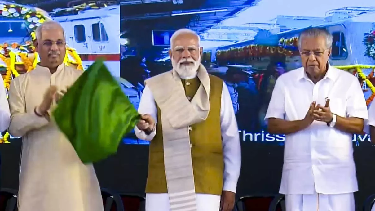 Rajendra Arlekar, Narendra Modi, Pinarayi Vijayan Rajendra Arlekar, Narendra Modi, Pinarayi Vijayan