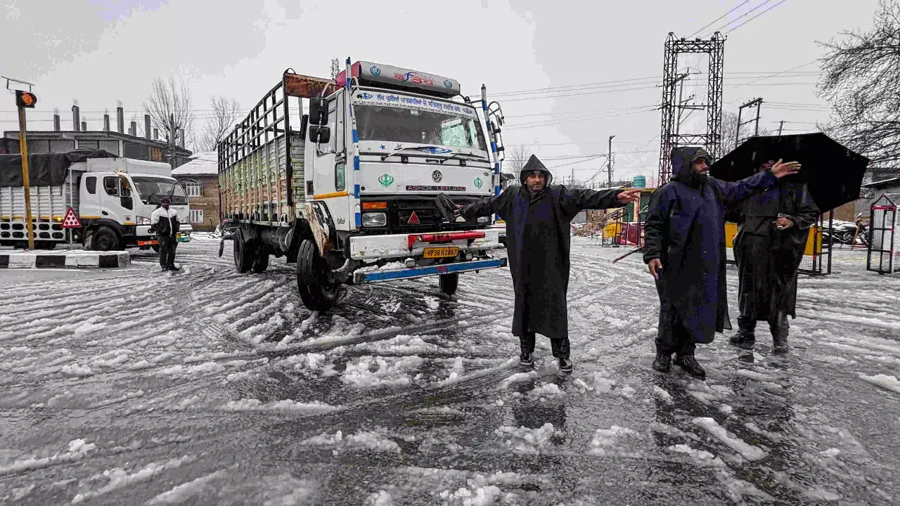 Snowfall, rain affect Uttarakhand, Kashmir, Himachal; flights cancelled, roads closed
