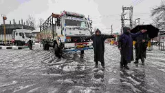 Snowfall, rain affect Uttarakhand, Kashmir, Himachal; flights cancelled, roads closed