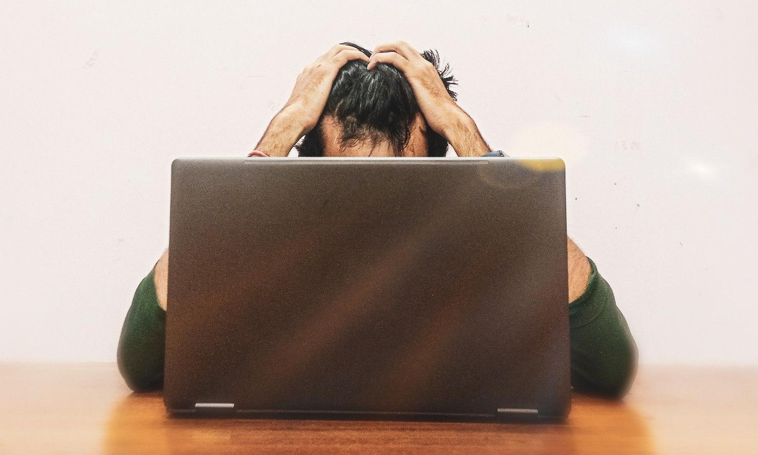 Employee sacked for reporting 15 mins late to work; Reddit post sparks debate