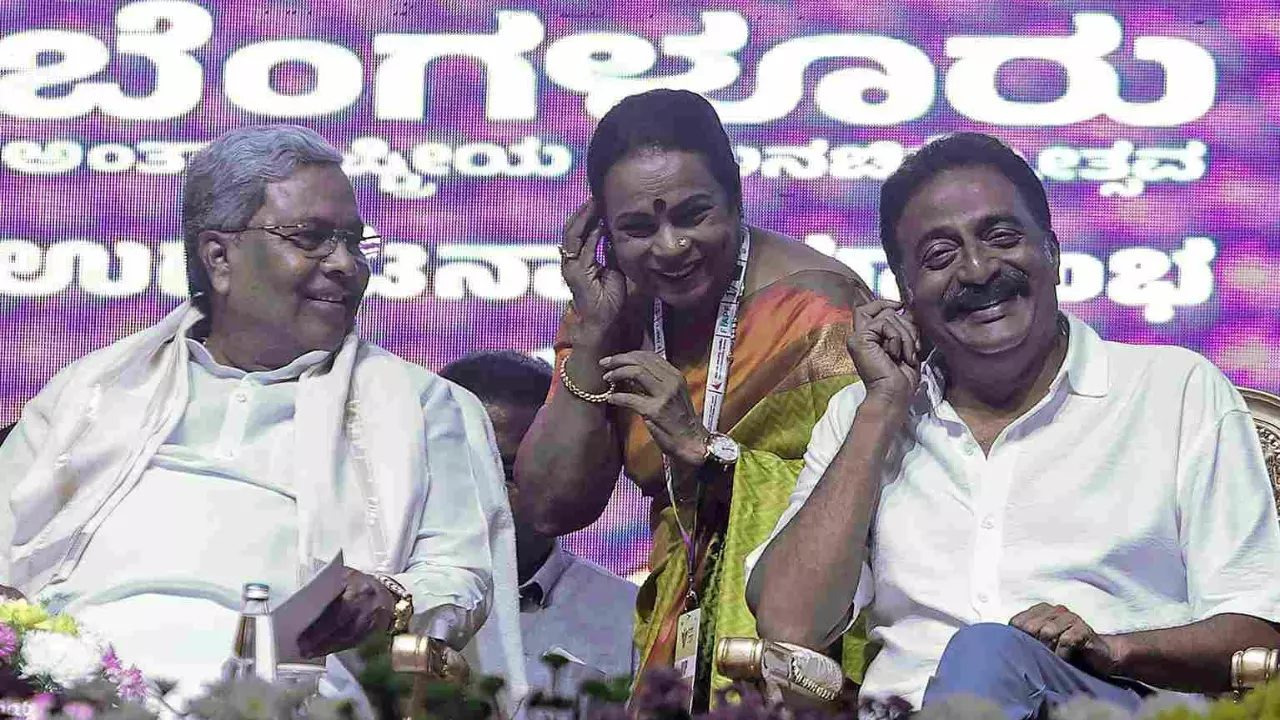CM Siddaramaiah and Prakash Raj at Bengaluru international film festival CM Siddaramaiah and Prakash Raj at Bengaluru international film festival