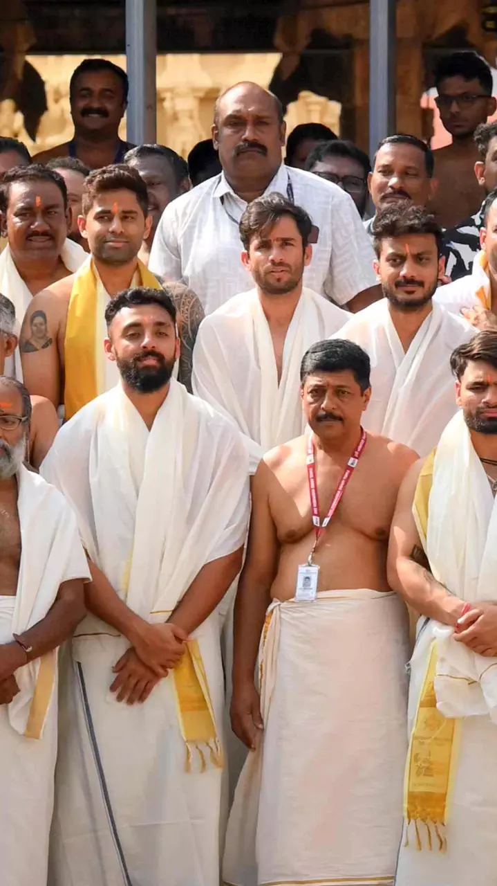 Indian team at Sree Padmanabhaswamy temple