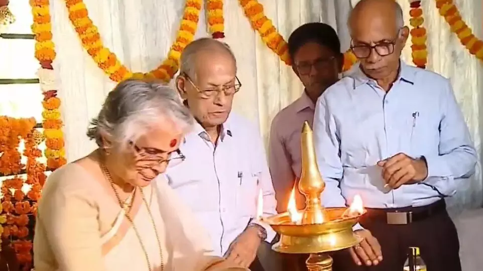E Sreedharan (second from left), his wife Radha (left)