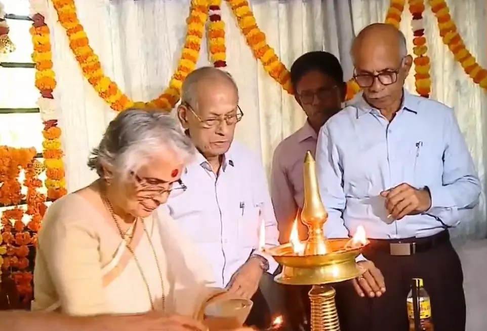 E Sreedharan (second from left), his wife Radha (left)