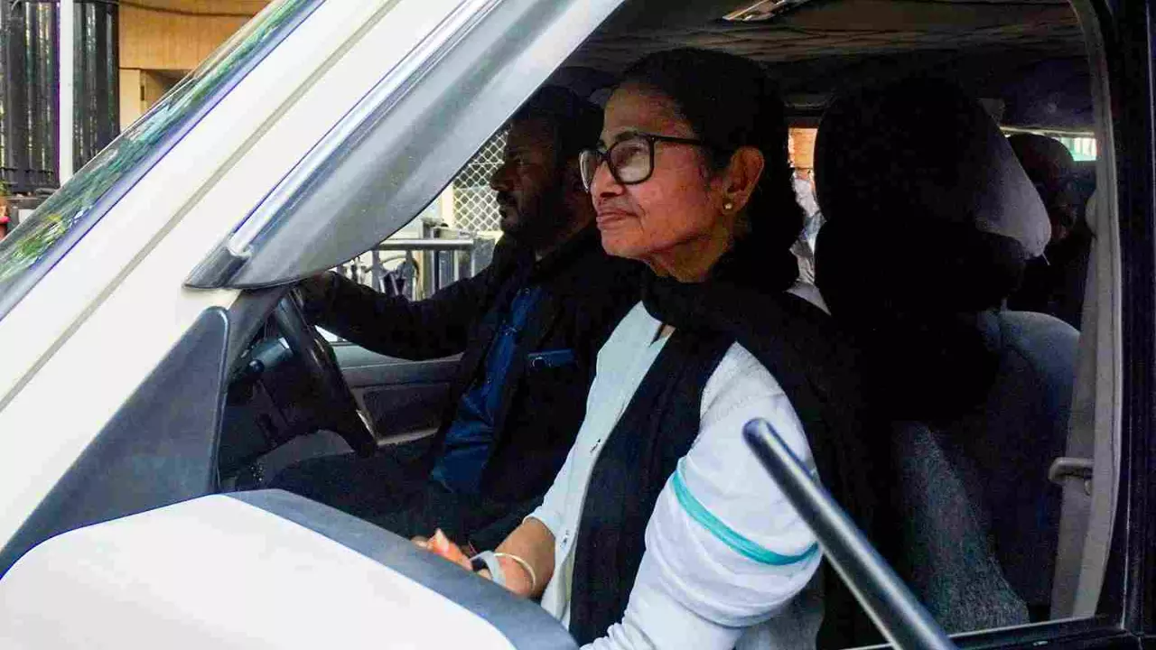 Mamata scores brownie points before polls by taking on EC over SIR in apex court Mamata scores brownie points before polls by taking on EC over SIR in apex court