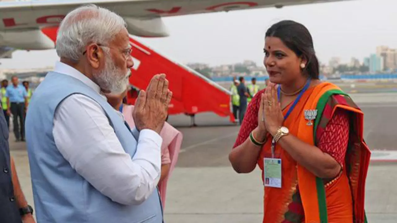 Ritu Tawde with PM Narendra Modi Ritu Tawde with PM Narendra Modi