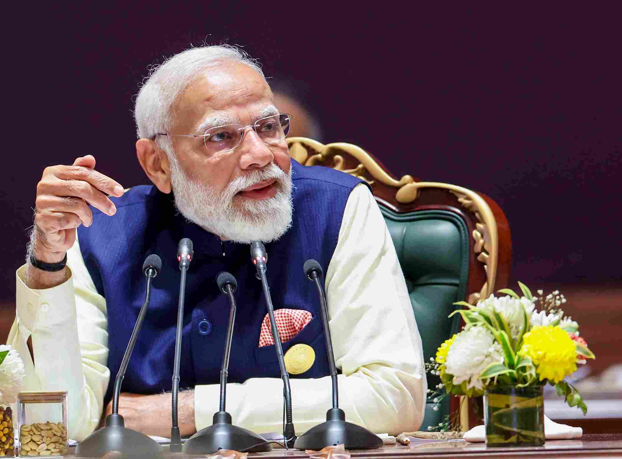 PM Modi meets AI, deeptech CEOs on use of AI in agriculture, education