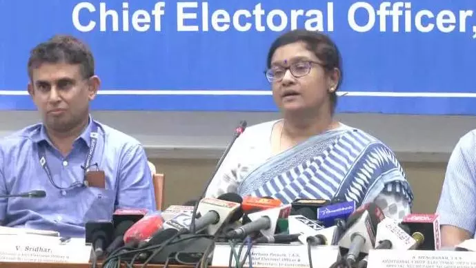 Tamil Nadu Chief Electoral Officer Archana Patnaik (right) Tamil Nadu Chief Electoral Officer Archana Patnaik (right)