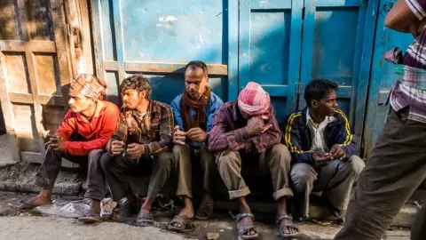 How Bengal worker’s death in Pune turns focus on migrants lives across India How Bengal worker’s death in Pune turns focus on migrants lives across India