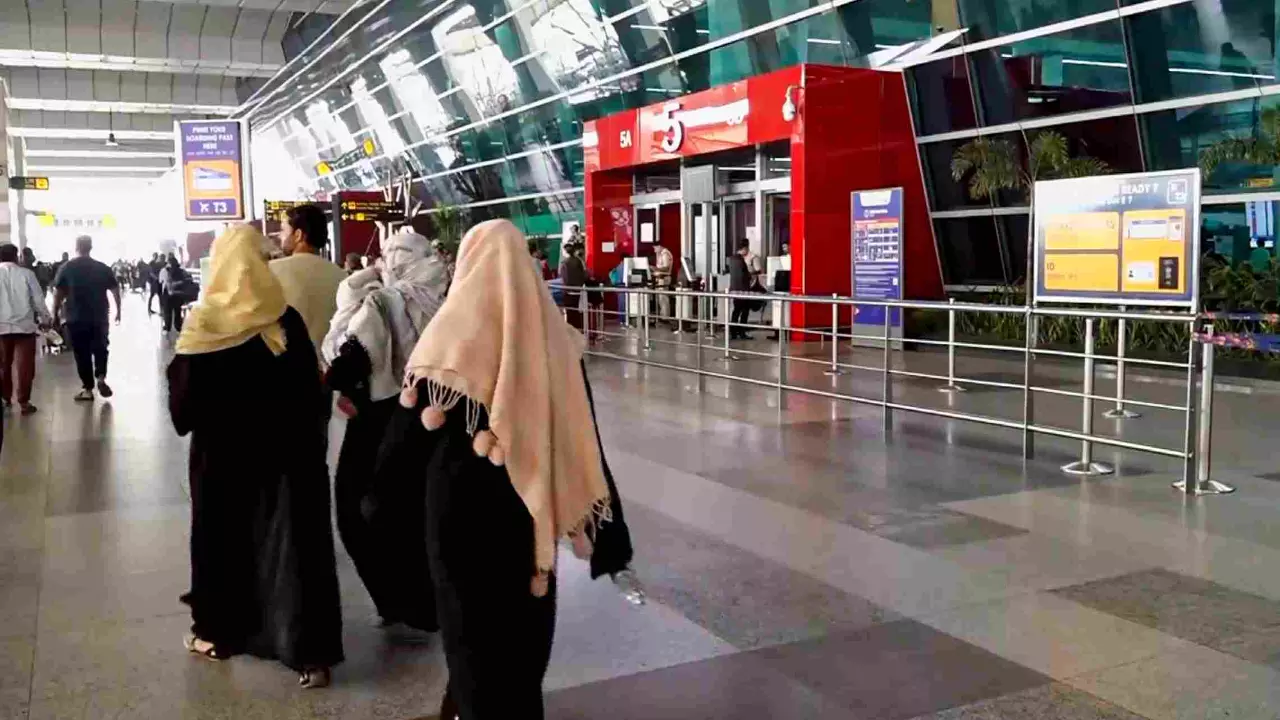 Limited UAE flights resume as govts race to evacuate citizens from Middle East