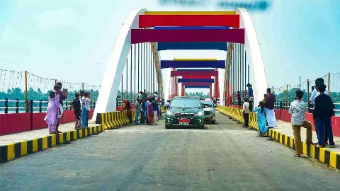 Kerala CM inaugurates Perumbalam Bridge, ending decades of wait of island residents