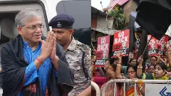 CEC Gyanesh Kumar faces ‘go back’ slogans, black flag protest during Kolkata visit CEC Gyanesh Kumar faces ‘go back’ slogans, black flag protest during Kolkata visit