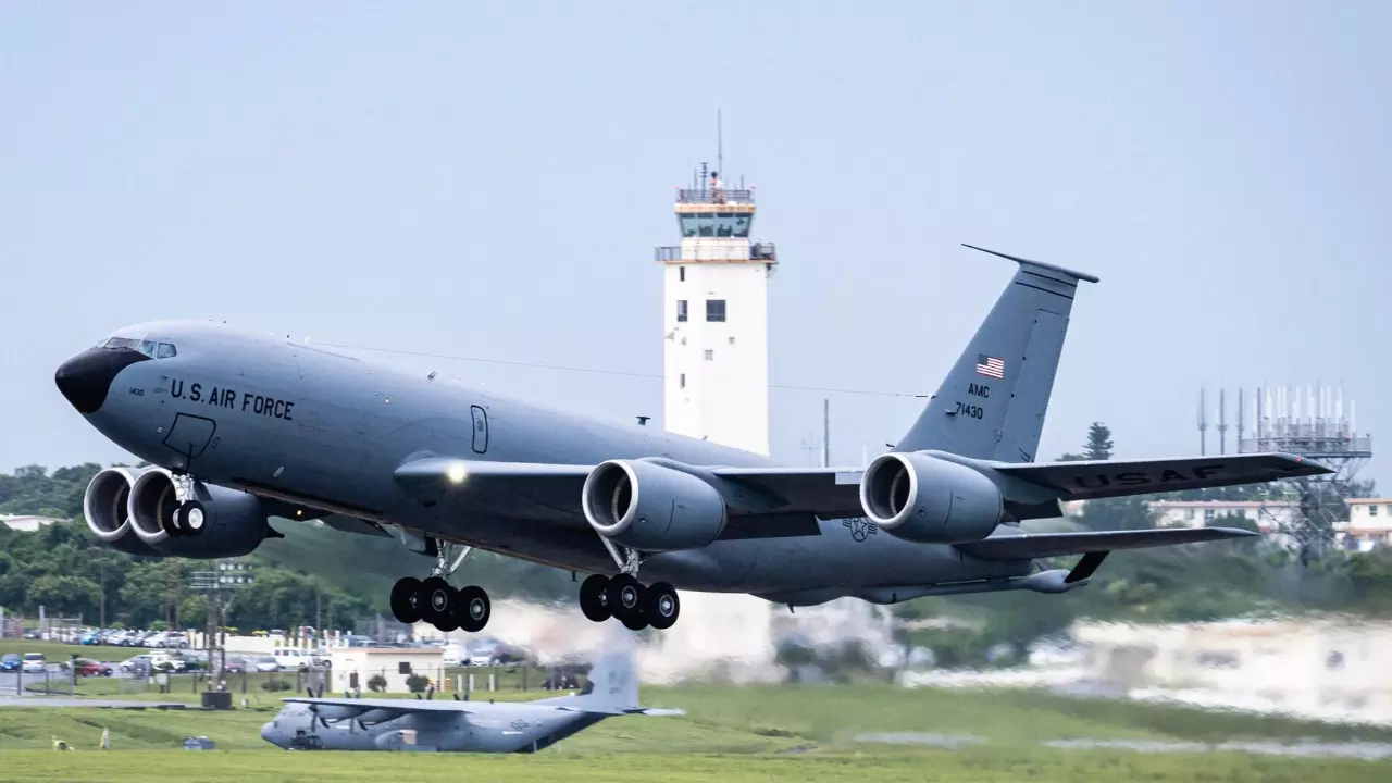 KC-135 Stratotanker