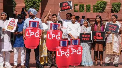 Opposition MPs protest in Parliament complex