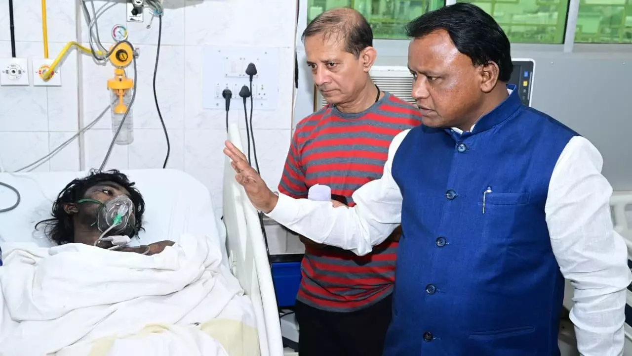 10 patients dead in Cuttack hospital ICU fire; CM orders probe, Rs 25 lakh ex-gratia