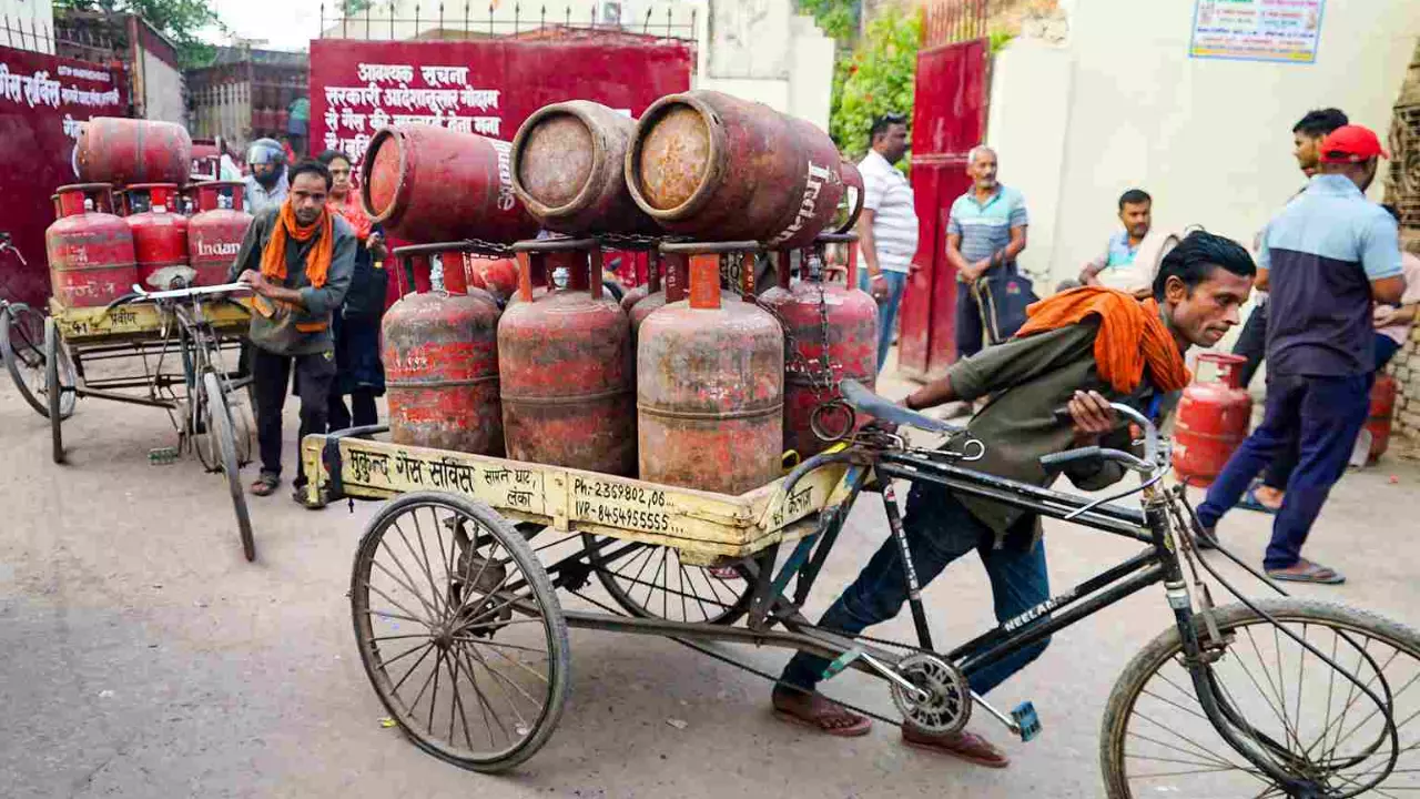 LPG crisis: Industries start shutting down as states grapple with ‘inadequate’ supply