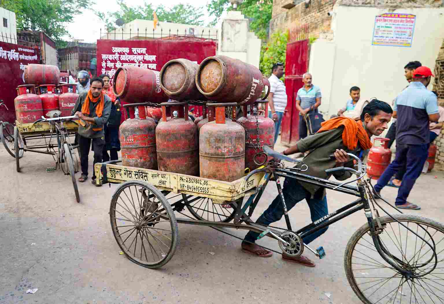 LPG crisis: Industries start shutting down as states grapple with ‘inadequate’ supply