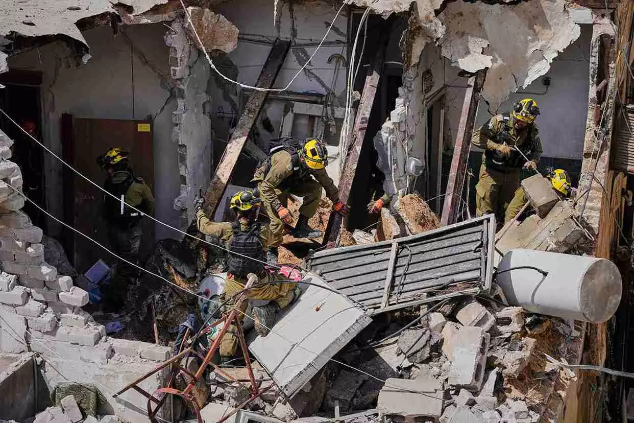 Iran Israel US Middle East explodes Iran Israel US Middle East explodes