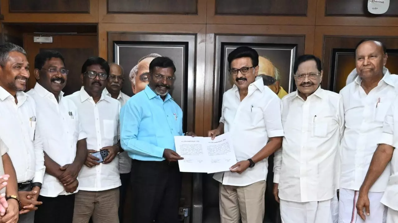 DMK VCK seat sharing agreement