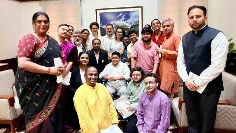 Rahul Gandhi, Priyanka Gandhi, representatives of transgender community